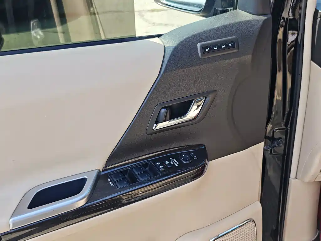 Toyota Alphard 2013 — фото 18