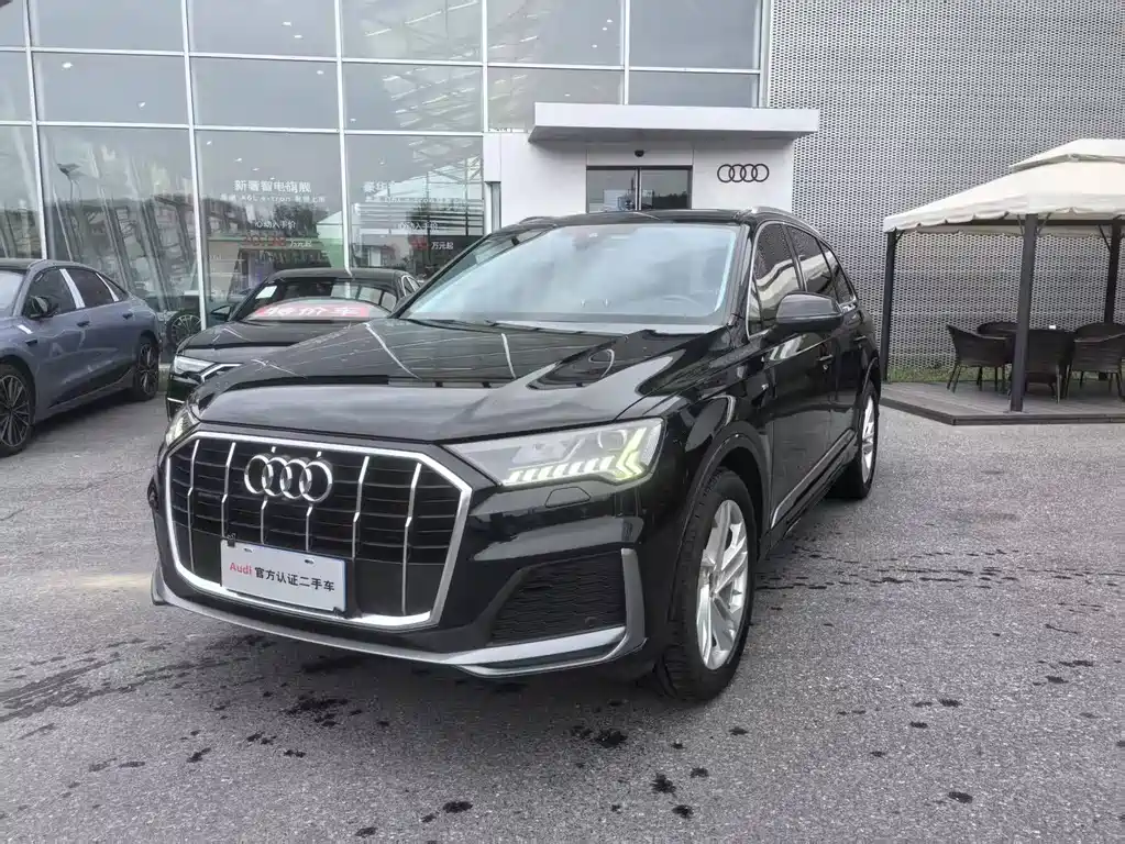 Audi Q7 2023 — фото 1