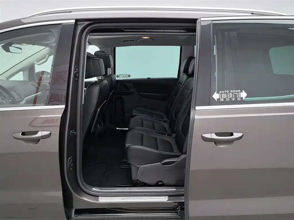 Volkswagen Sharan 2017 — фото 15