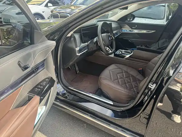 BMW 7 Series 2024