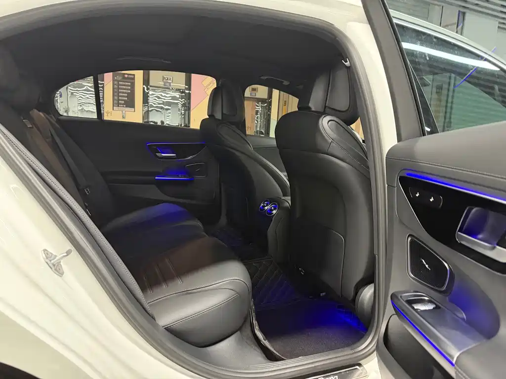 Mercedes-Benz C-Class 2023 — фото 15