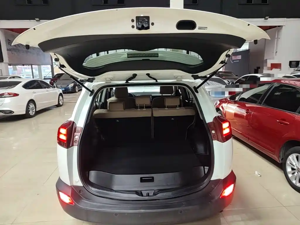 Toyota RAV4 2015 — фото 19