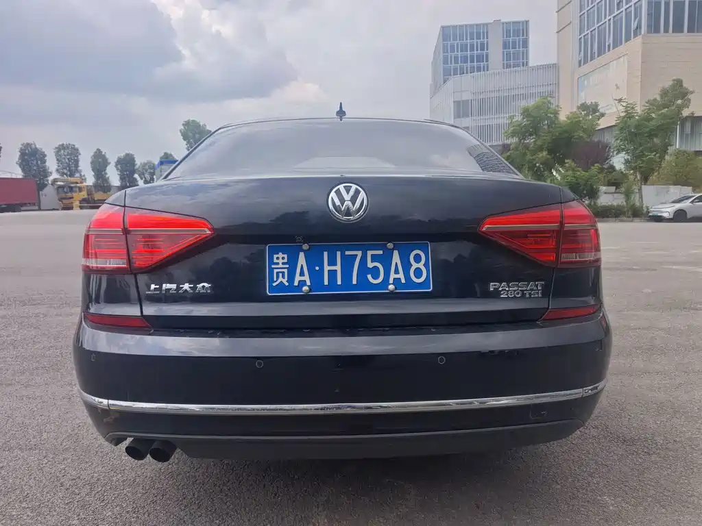 Volkswagen Passat 2017 — фото 13