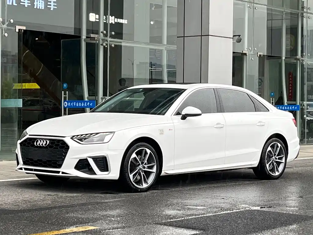 Audi A4L 2020 — фото 1