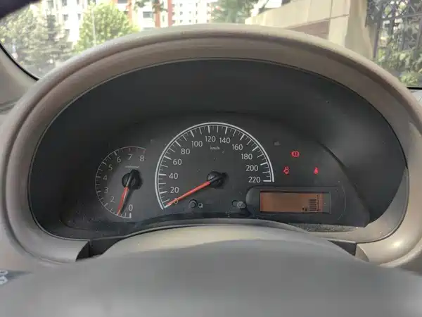 Nissan Sunny 2015
