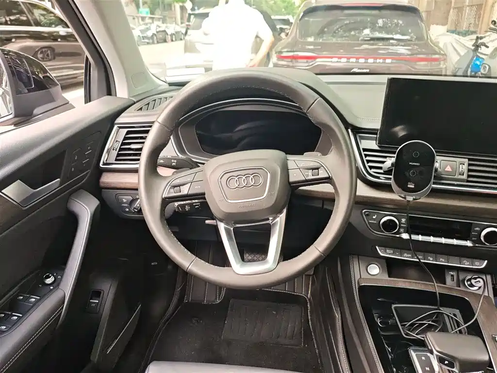 Audi Q5L 2023 — фото 7