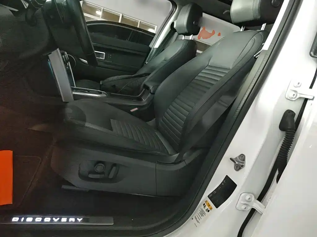 Land Rover Discovery Sport 2017 — фото 15
