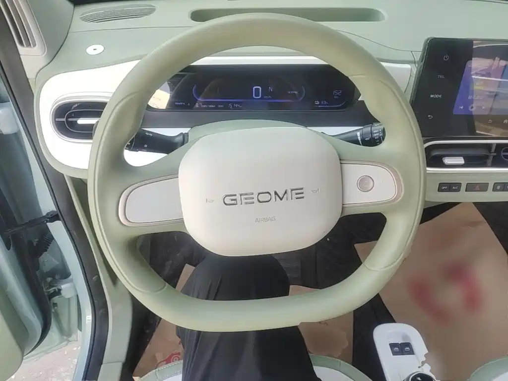 Geely Galaxy Panda 2025 — фото 11