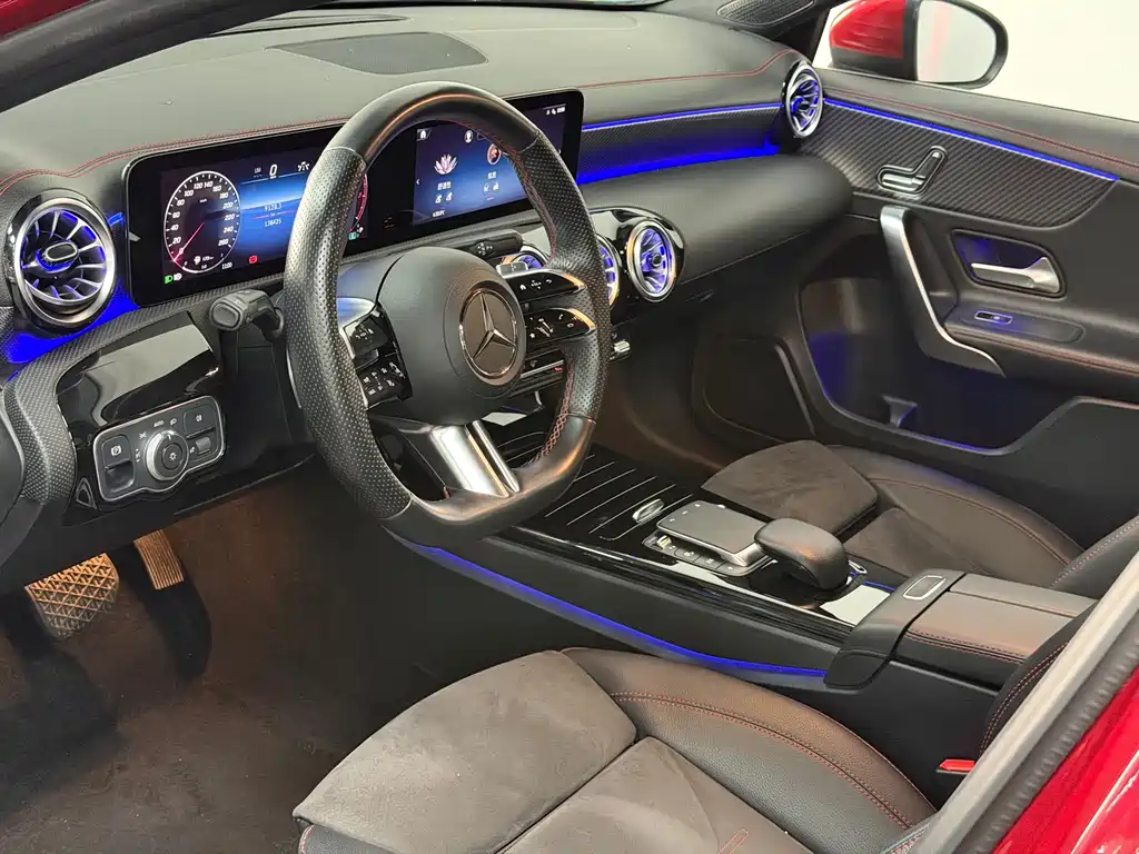 Mercedes-Benz A-Class 2023 — фото 15