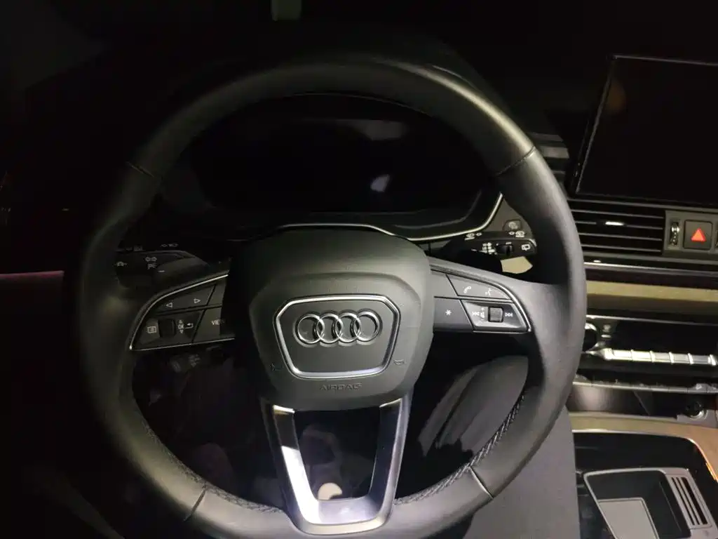Audi Q5L 2023 — фото 18