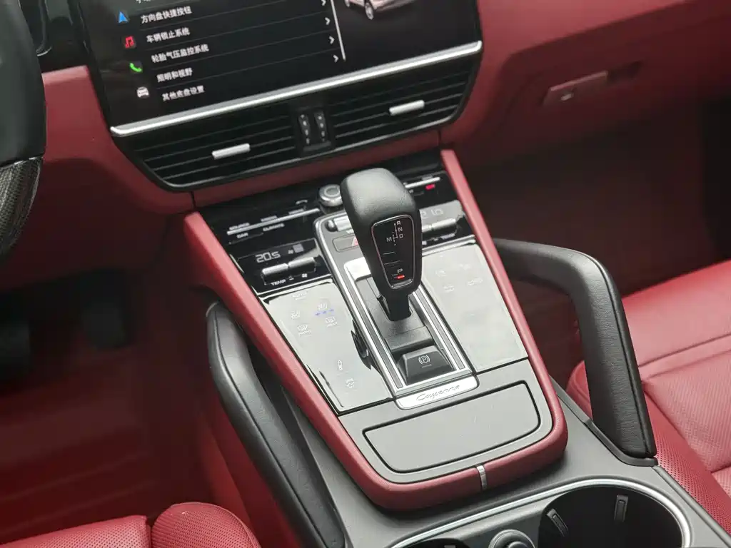 Porsche Cayenne 2023 — фото 10