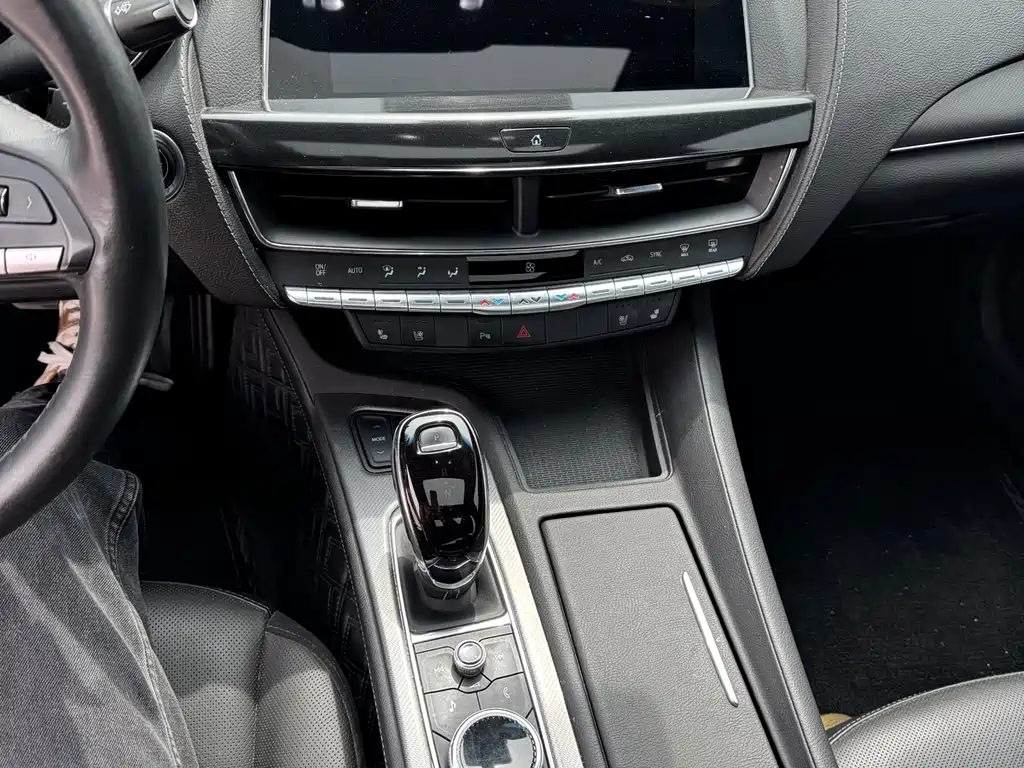 Cadillac CT5 2022 — фото 11