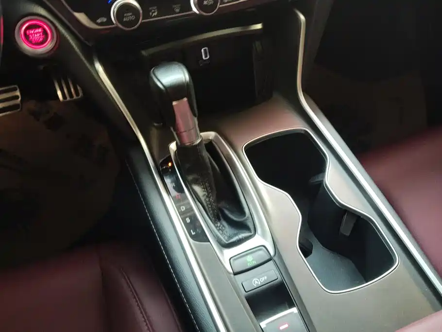 Honda Accord 2022 — фото 16