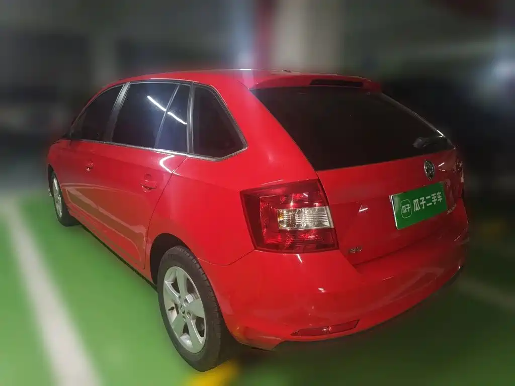 Skoda Rapid Spaceback 2018 — фото 25