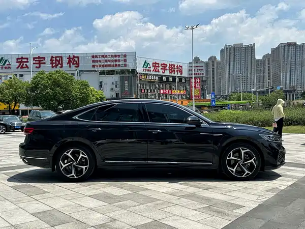 Volkswagen Passat 2024