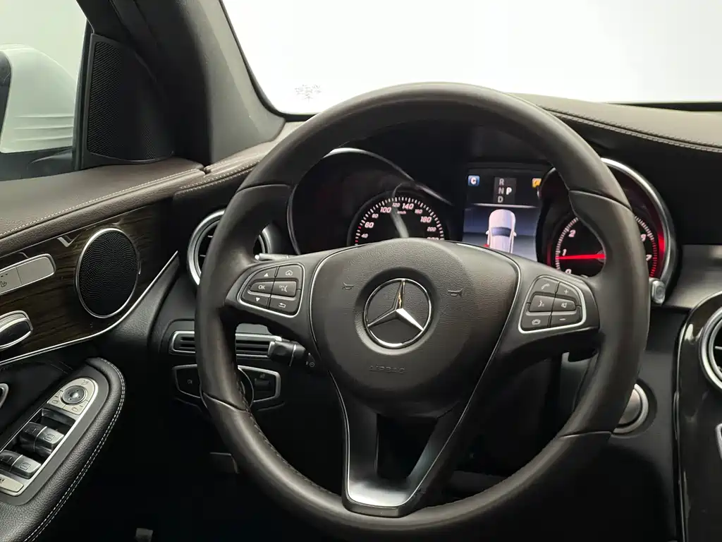 Mercedes-Benz GLC 2018 — фото 7