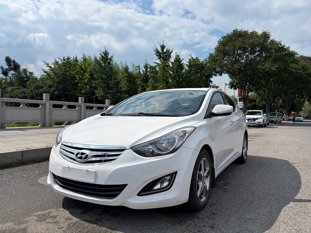Hyundai Elantra 2013