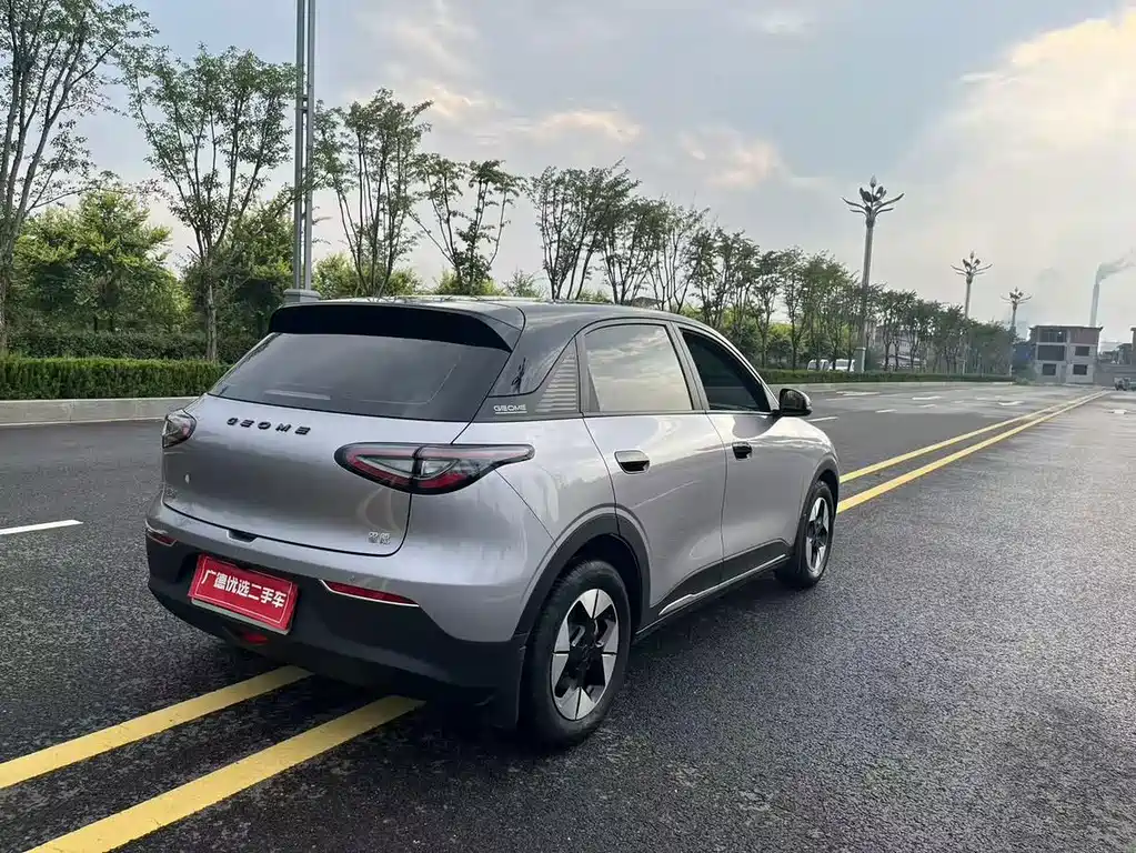 Geely Galaxy Starwish 2025 — фото 8