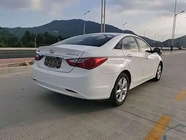 Hyundai Sonata 2011