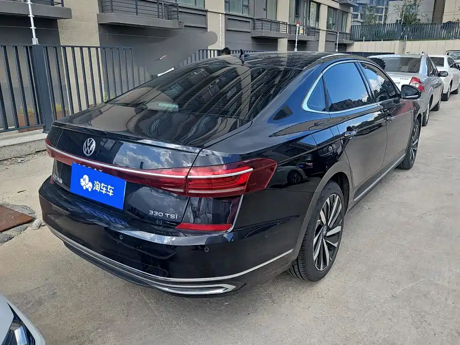 Volkswagen Passat 2023 — фото 3