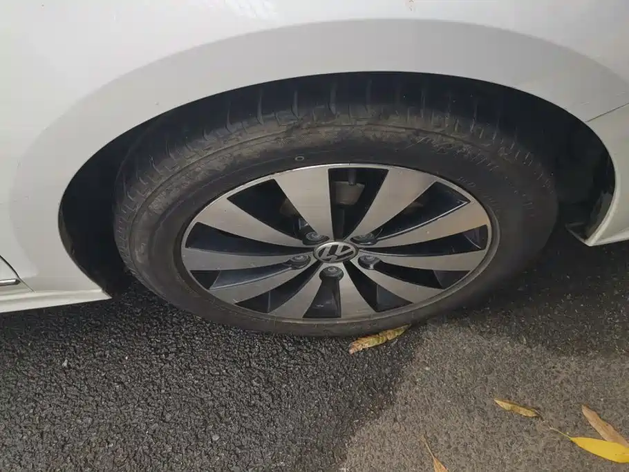 Volkswagen Sagitar 2018