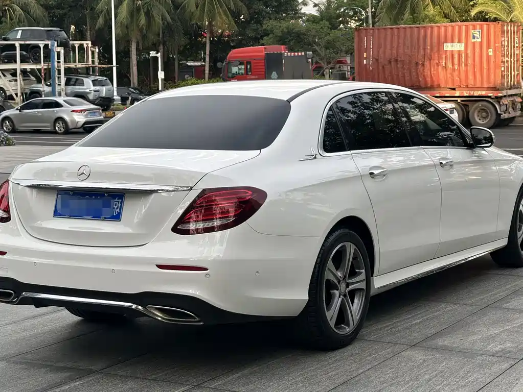 Mercedes-Benz E-Class 2017 — фото 6