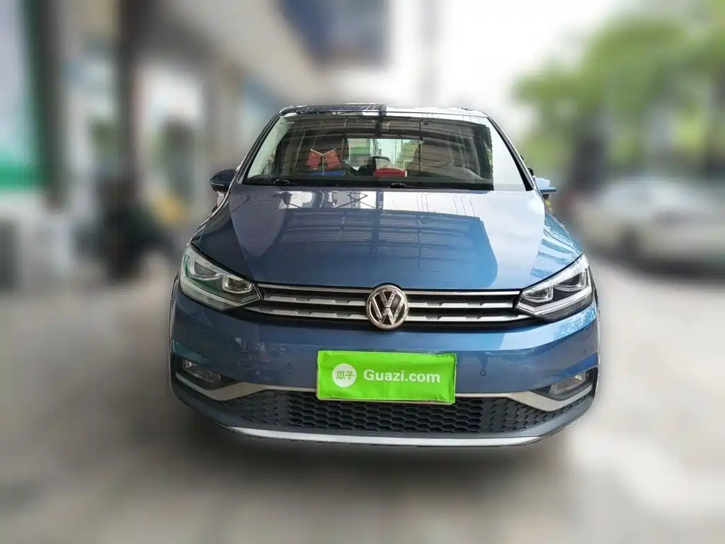 Volkswagen Touran 2018 — фото 23
