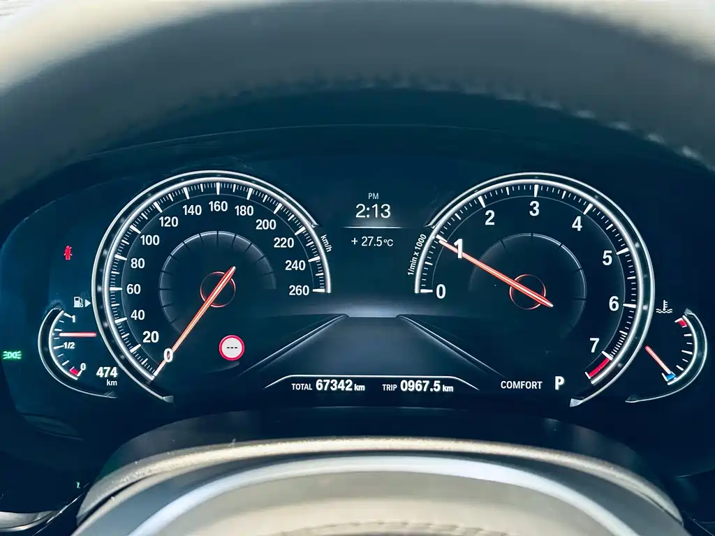 BMW 5 Series 2018 — фото 11