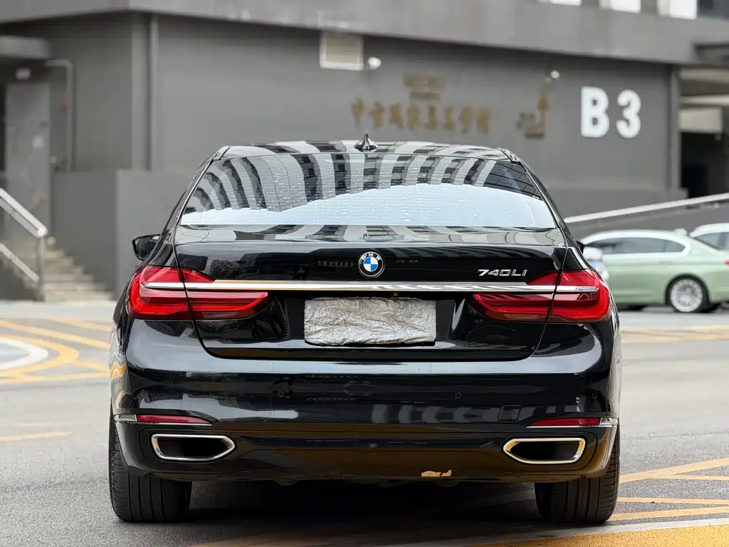 BMW 7 Series 2016 — фото 8