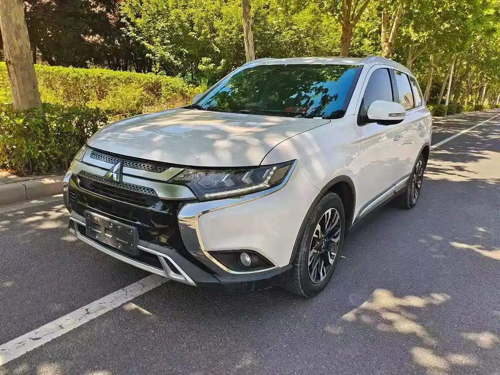 Mitsubishi Outlander 2021