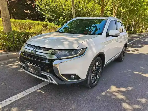 Mitsubishi Outlander 2021