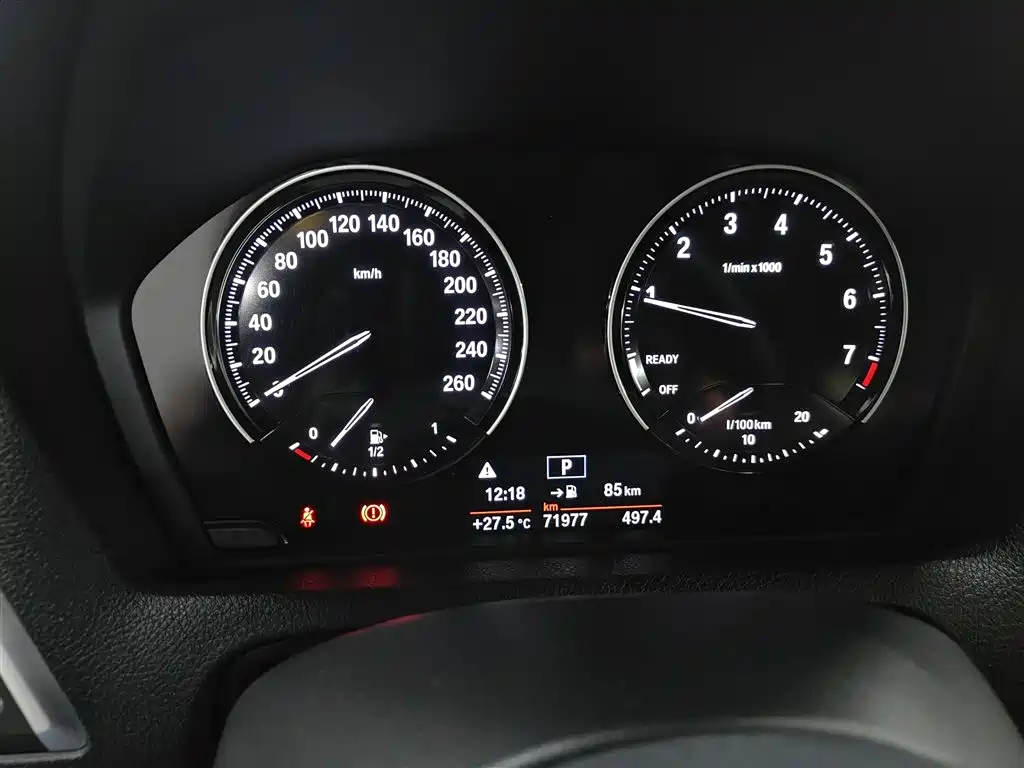 BMW 1 Series 2019 — фото 12