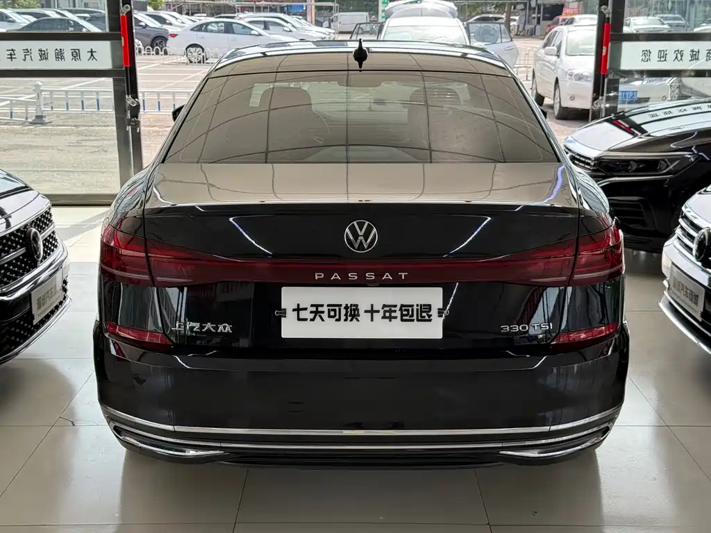 Volkswagen Passat 2021 — фото 13