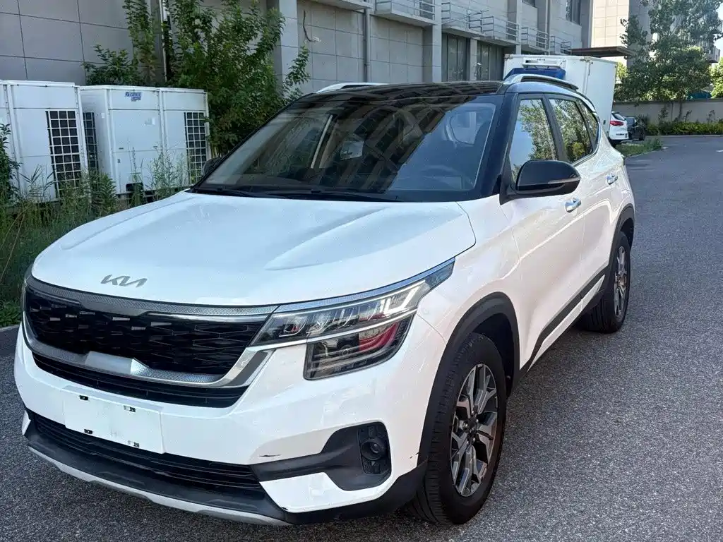 Kia KX3 2022 — фото 1