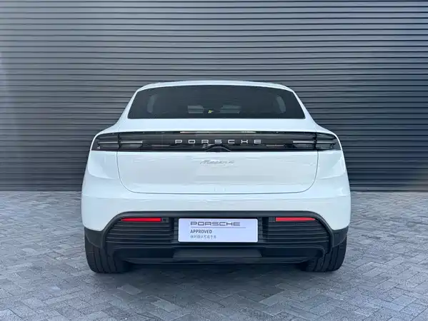 Porsche Macan New Energy 2025