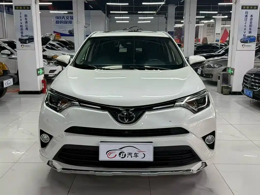Toyota RAV4 2019 — фото 3