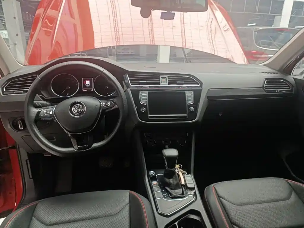 Volkswagen Tiguan L 2017 — фото 10