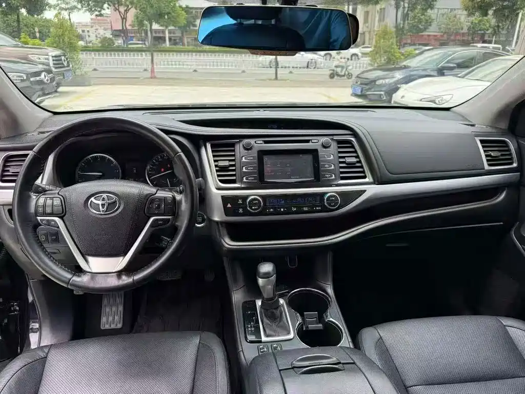 Toyota Highlander 2016 — фото 9