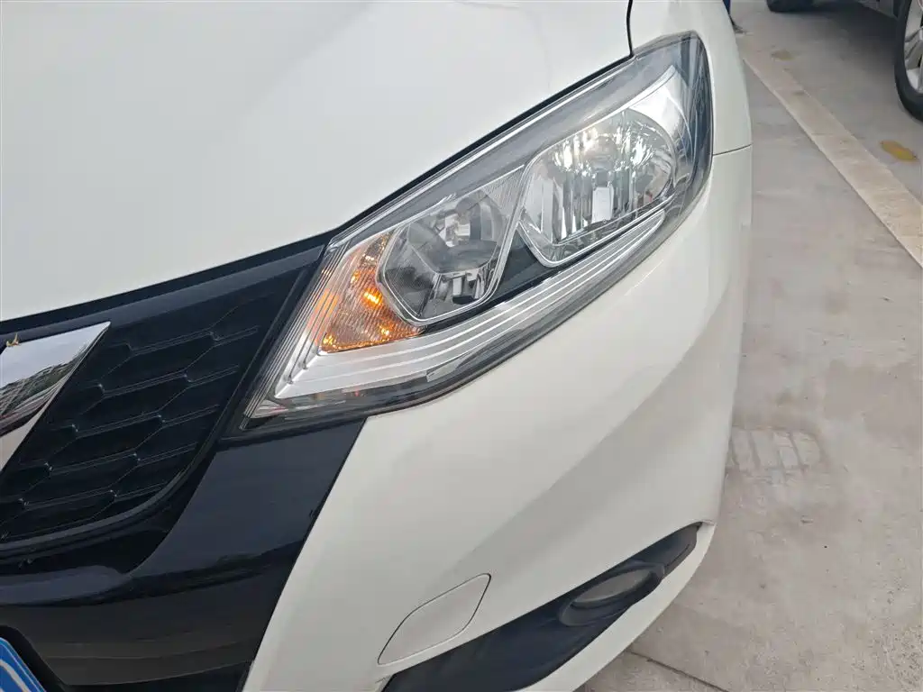 Nissan Tiida 2019 — фото 24