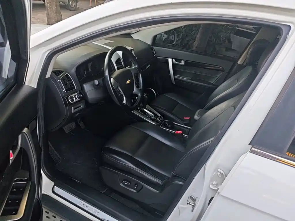 Chevrolet Captiva 2017 — фото 16