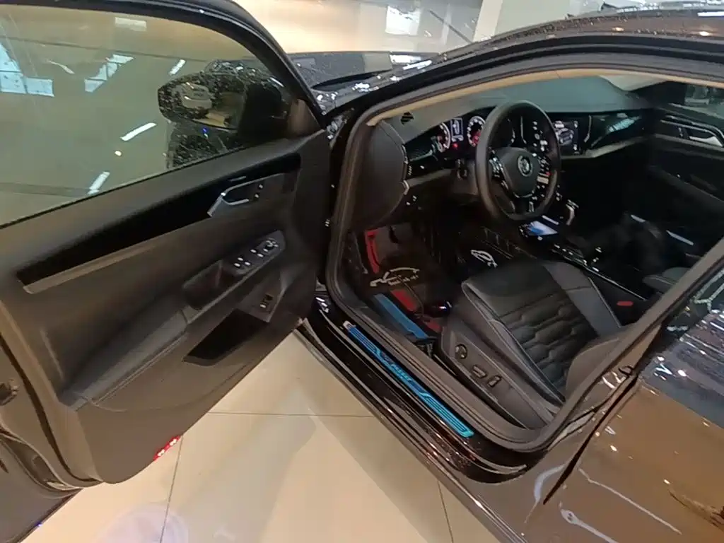 Volkswagen Passat 2019 — фото 16