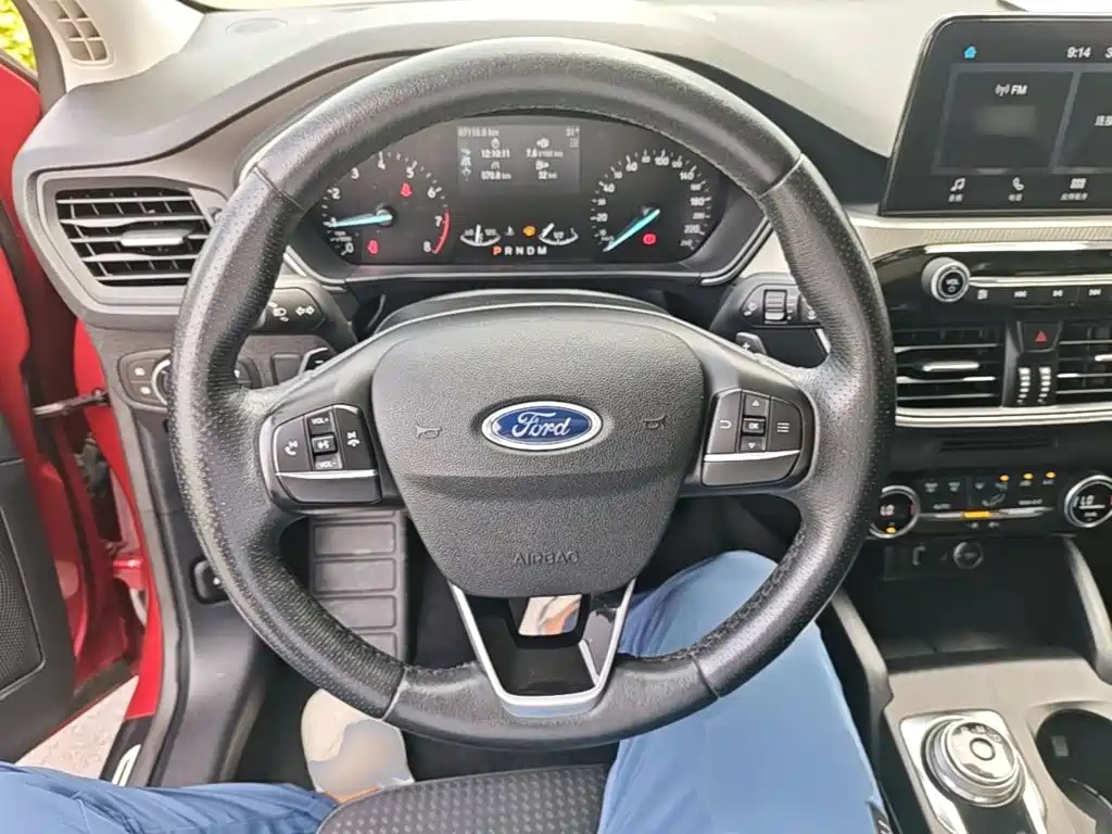 Ford Focus 2019 — фото 11