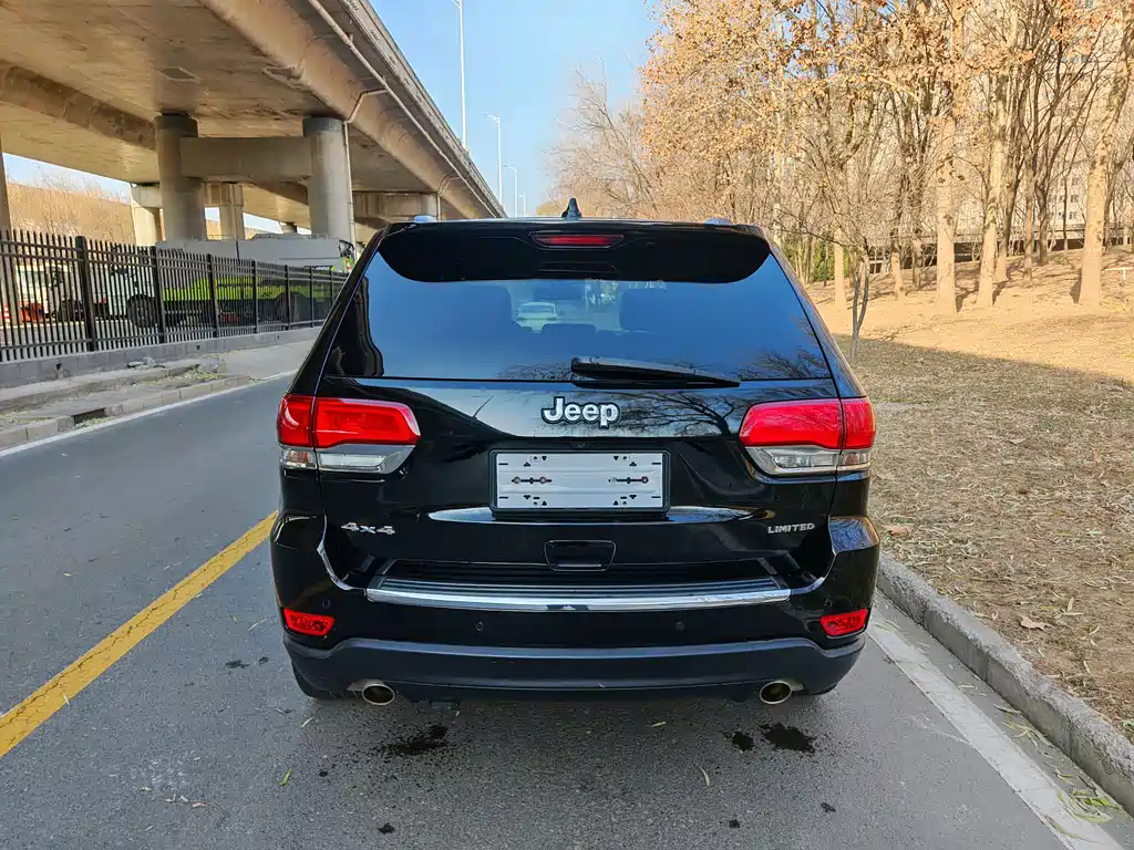Jeep Grand Cherokee 2019 — фото 14
