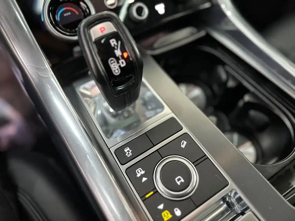 Land Rover Sport 2020 — фото 11
