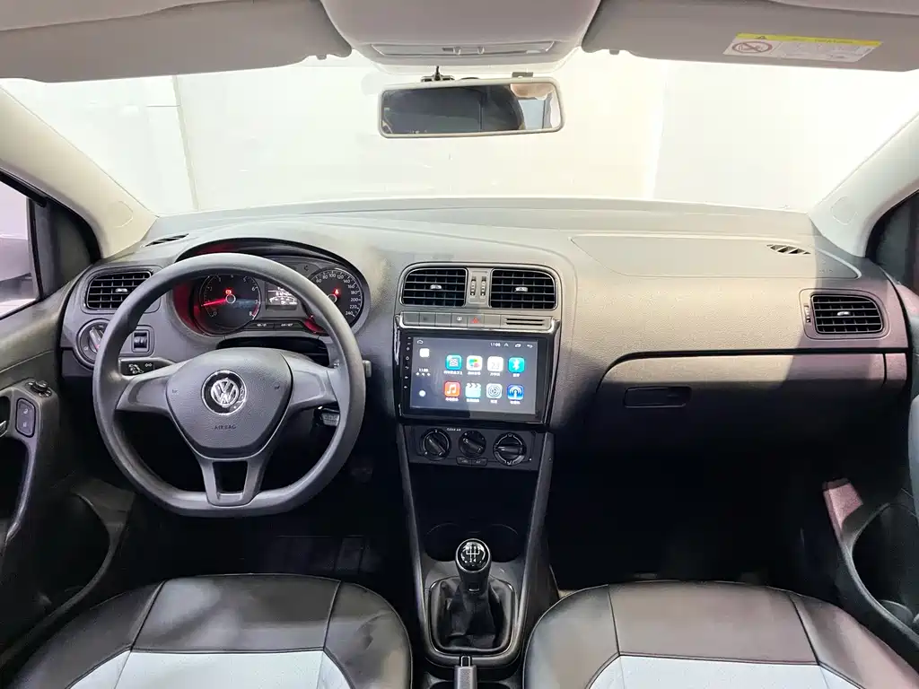 Volkswagen Polo 2017 — фото 19