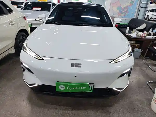 Geely Galaxy E8 2024