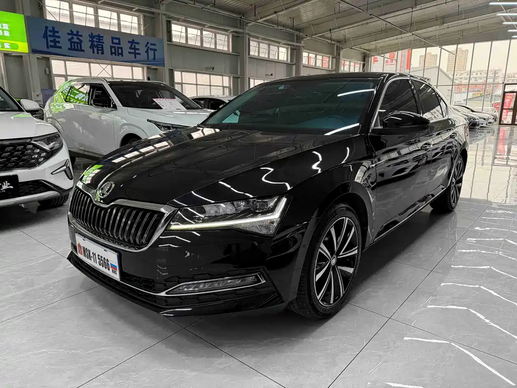 Skoda Superb 2022 — фото 1