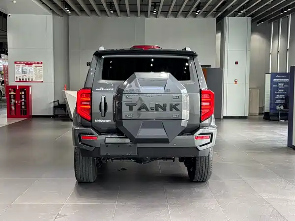 Tank 400 2025