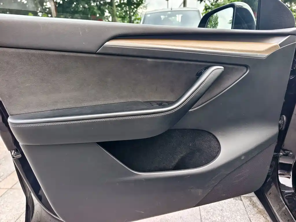 Tesla Model Y 2022 — фото 14