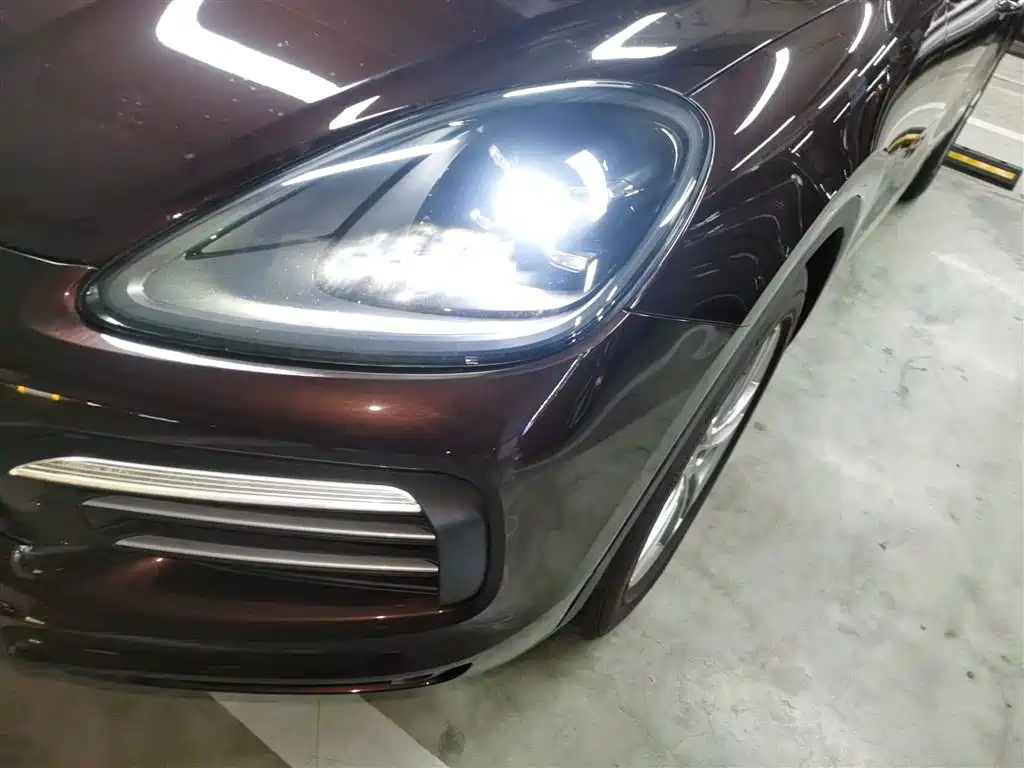 Porsche Cayenne 2018 — фото 21